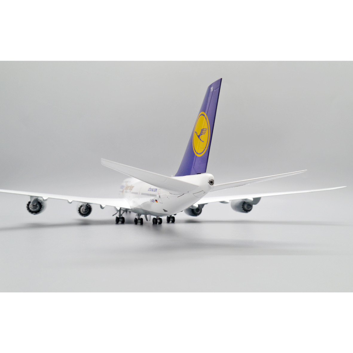 1/200 747-8 ルフトハンザドイツ航空「Fanhansa Siegerfliege