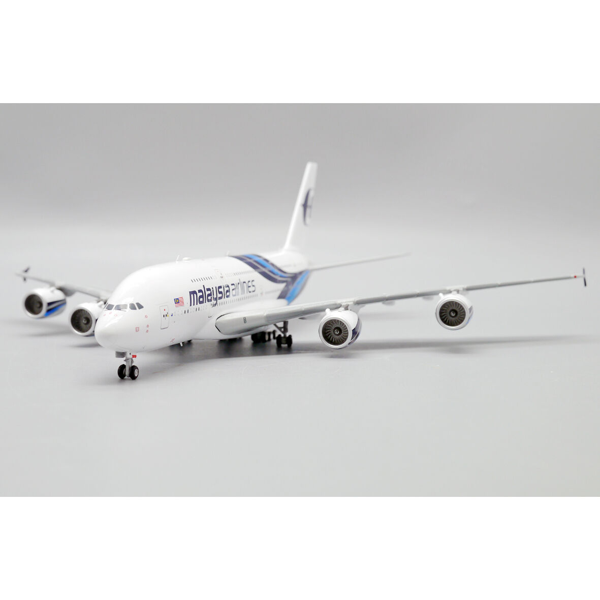 1/400 A380 マレーシア航空 9M-MNE | ひこーきちゃん