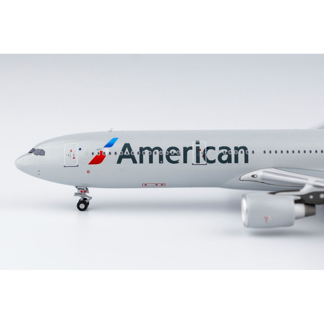 1/400 A330-300 アメリカン航空 N277AY | ひこーきちゃん