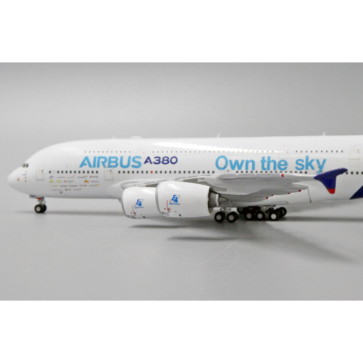 1/400 A380 エアバス”Own the sky