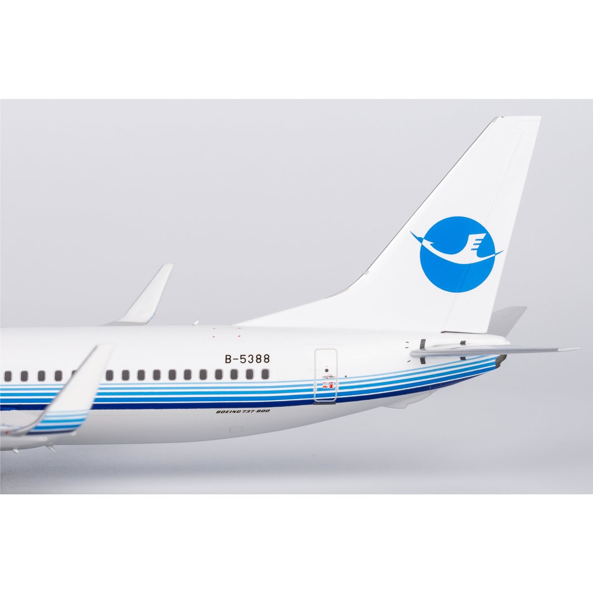 お取り寄せ商品】1/200 737-800/w 厦門航空「旧塗装」 B-5388