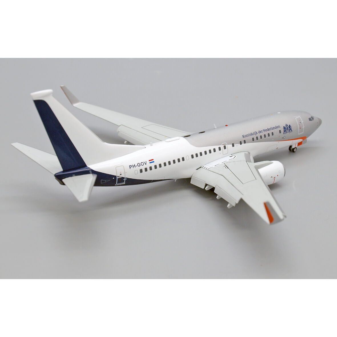 お取り寄せ商品】1/200 737-700(BBJ) オランダ政府専用機 PH-GOV