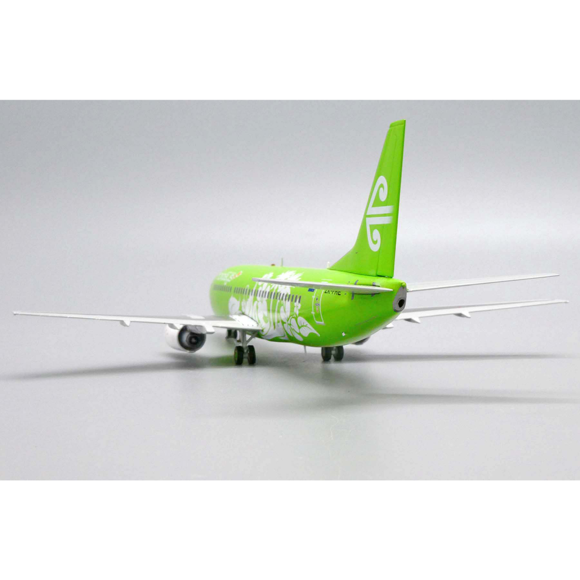 お取り寄せ商品】1/200 737-300 ニュージーランド航空「Holidays」 Z
