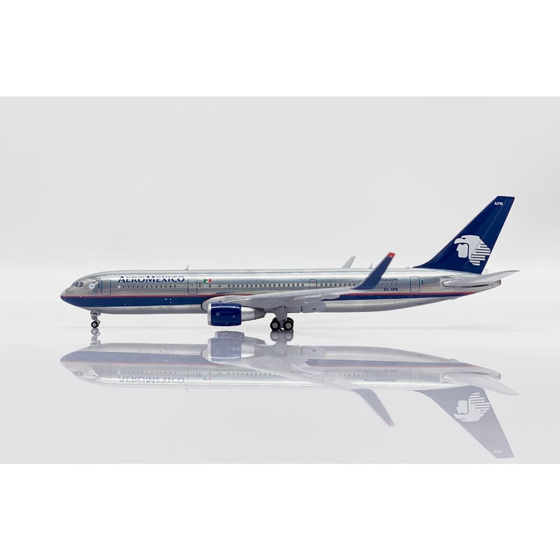 お取り寄せ商品】1/400 767-300ER アエロメヒコ航空 XA-APB お取り寄せ商品】1/400 767-300ER アエロメヒコ航空 XA-APB