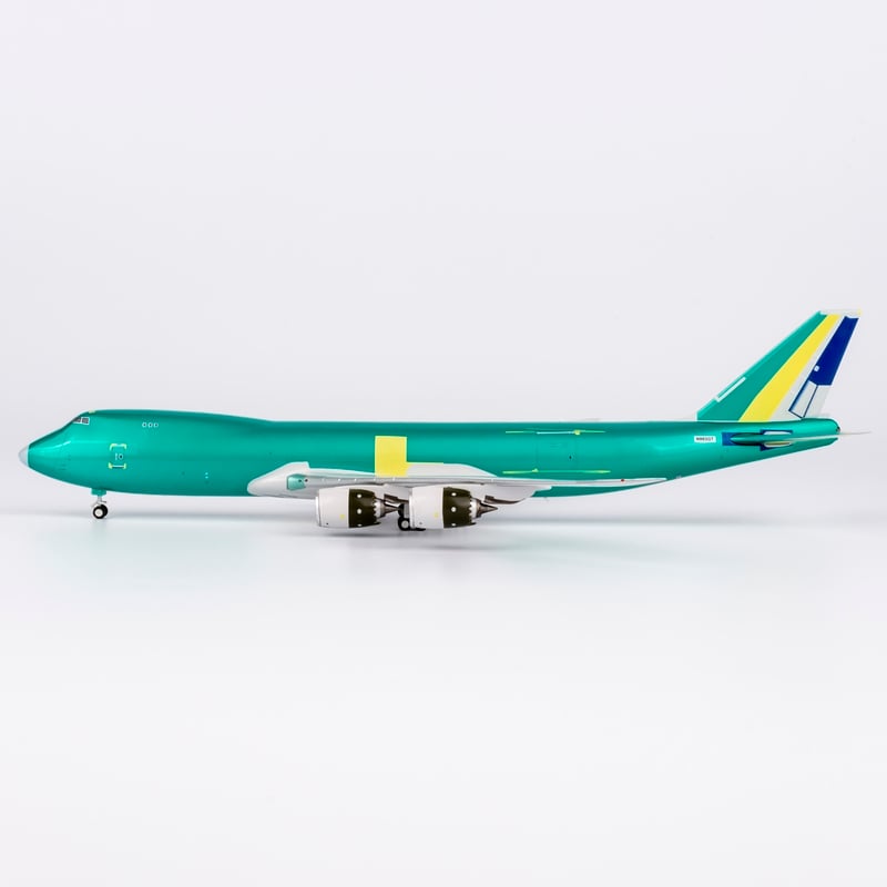 1/400 747-8F アトラス航空「747型最終号機 下地塗装」 N833UP |