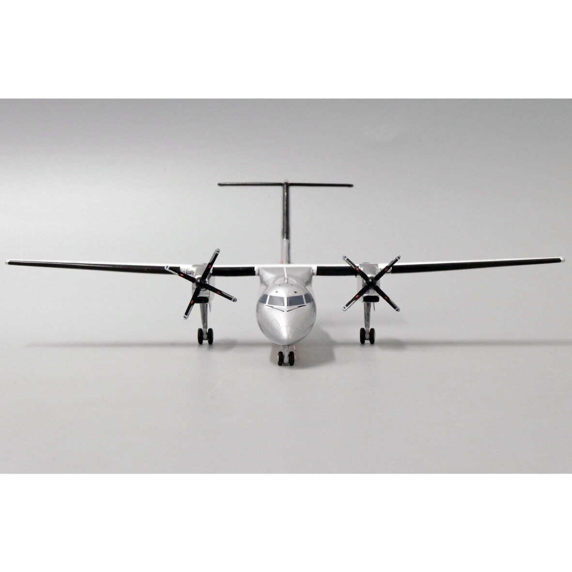 ジェットスター Dash8-Q300 VH-TQM 1/200 お取り寄せ商品】1/200 Dash 8-Q300 ジェットスター航空 VH-TQM