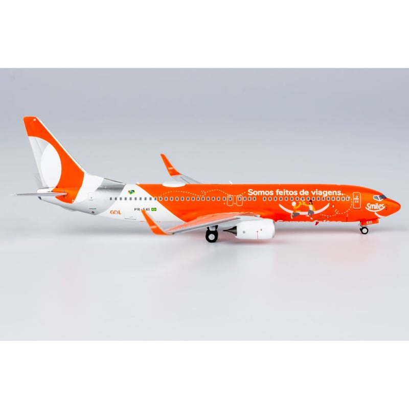 お取り寄せ商品】1/400 737-800/w ゴル航空 「Smiles」 PR