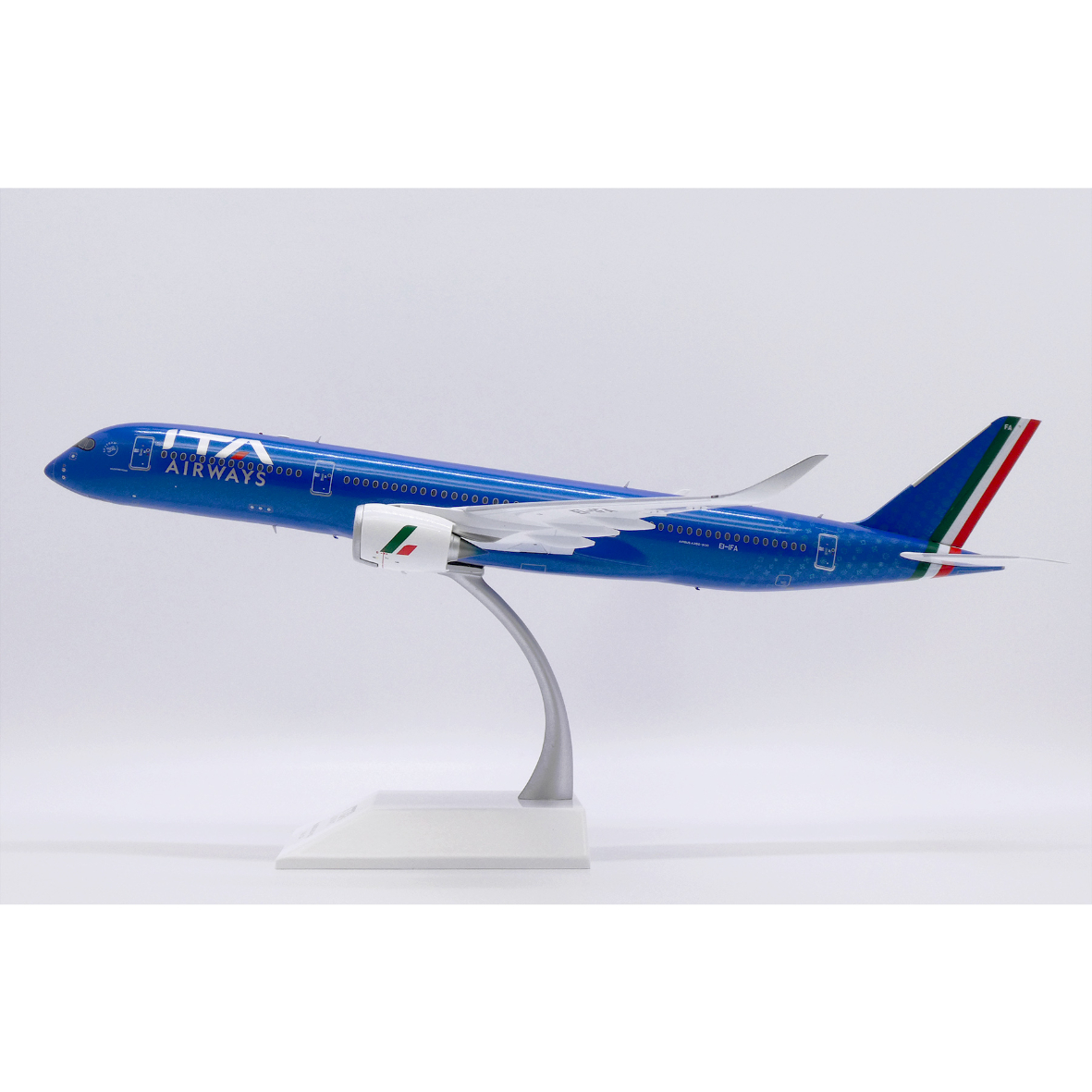 訳あり】【特売セール商品】1/200 A350-900XWB ITAエアウェイズ