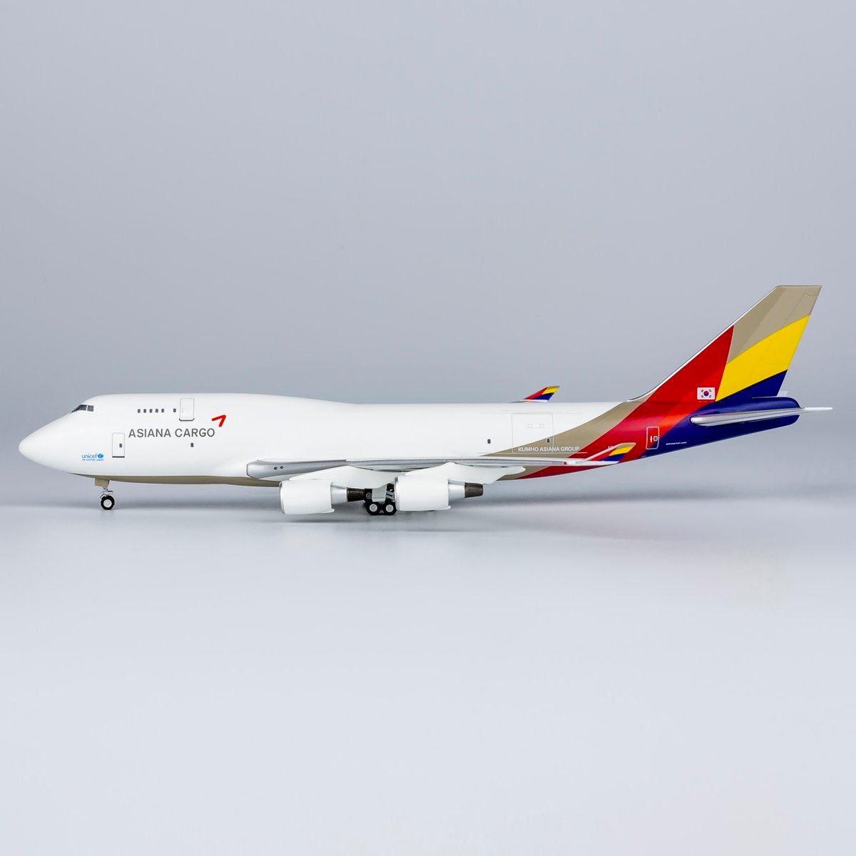お取り寄せ商品】1/400 747-400BDSF アシアナ航空 HL7421 |