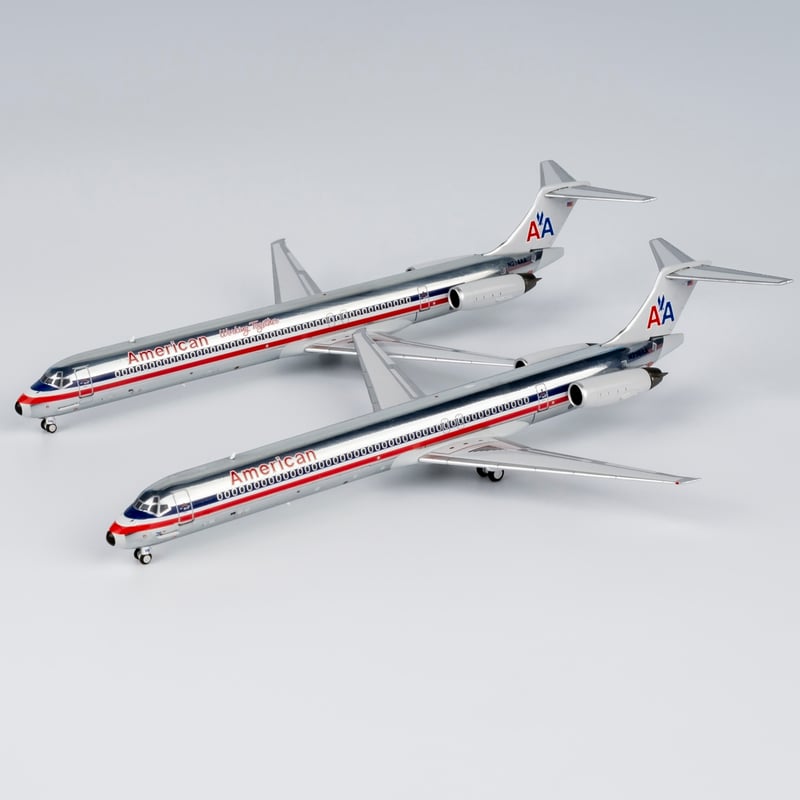 1/400 MD-82 アメリカン航空「black nosecone」 N236AA