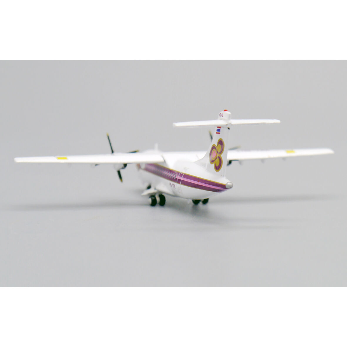 タイ国際航空 ATR42-320 HS-TRK 1/400 お取り寄せ商品】1/400 ATR 42-320 タイ国際航空 HS-TRK | ひこ