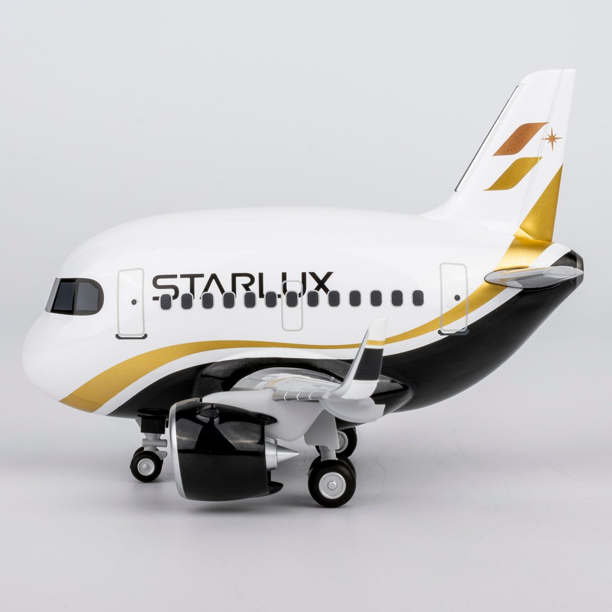 お取り寄せ商品】（たまごひこうき・Snap-Fit Cute）A321neo スター