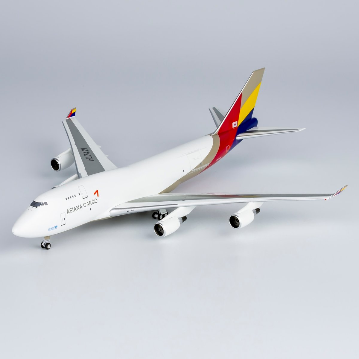 お取り寄せ商品】1/400 747-400BDSF アシアナ航空 HL7421 |