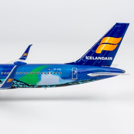 【お取り寄せ商品】(ULTIMATE COLLECTION)1/400  757-200/w  アイスランド航空「Aurora」 TF-FIU  スタンド付き