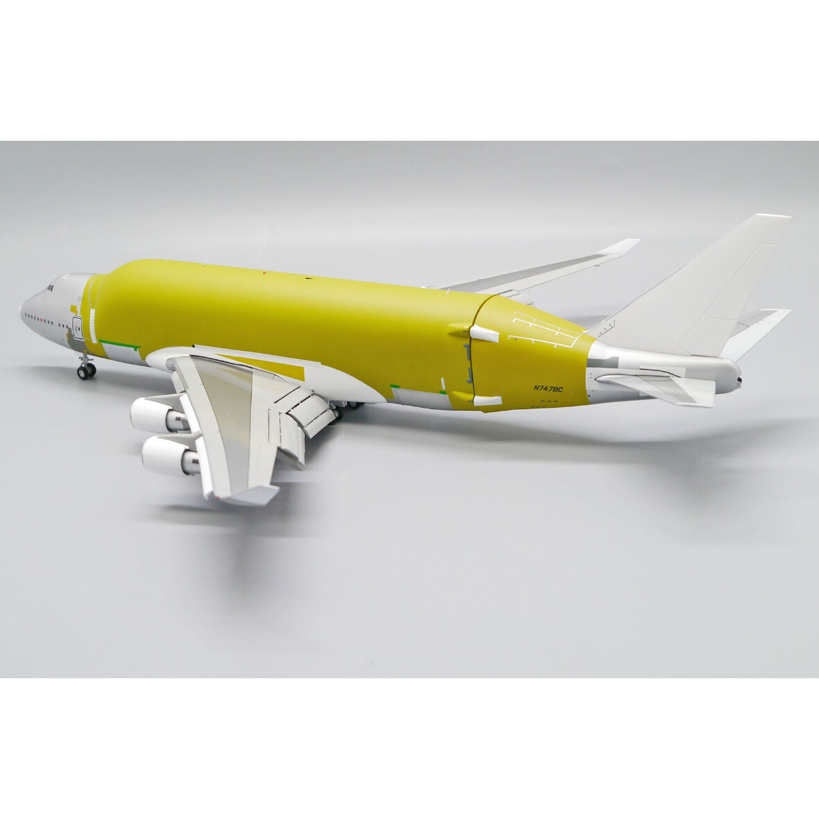 特大70cmです！モデルプレーン　Boeing ドリームリフター Amazon.co.jp: 1 400 スケール B747-400LCF N747BC ドリーム