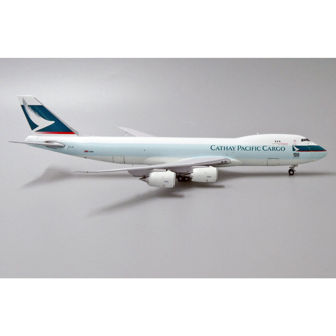 キャセイパシフィック航空Boeing 747-8F 1:200 JC Wings 1/200 Cathay Pacific B747-8F Unboxing and Review