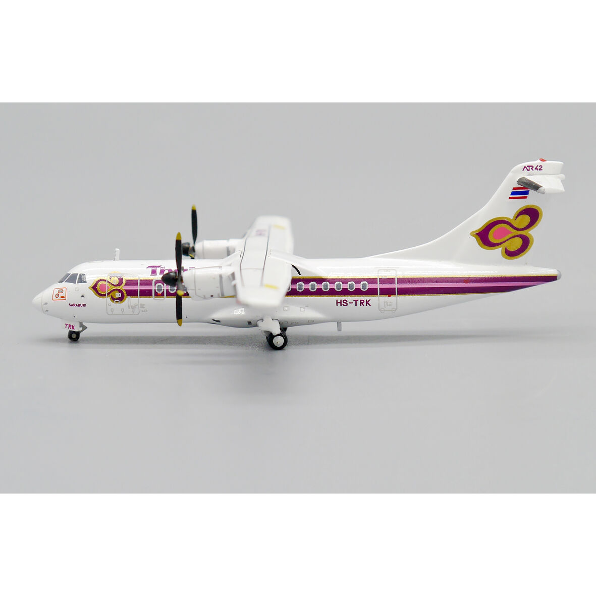お取り寄せ商品】1/400 ATR 42-320 タイ国際航空 HS-TRK | ひこーきちゃん