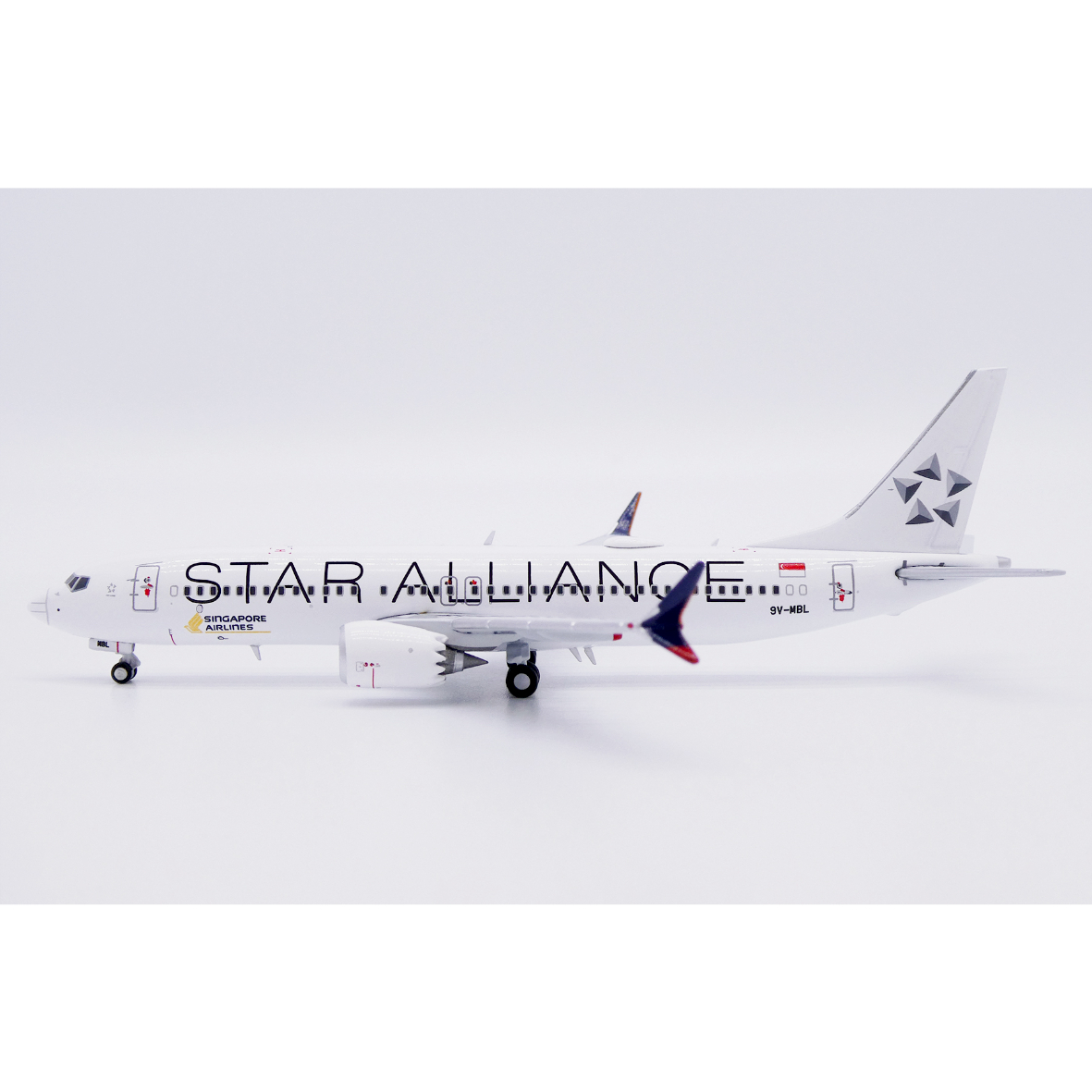 限時セール】【お取り寄せ商品】1/400 737 MAX 8 シンガポール航空