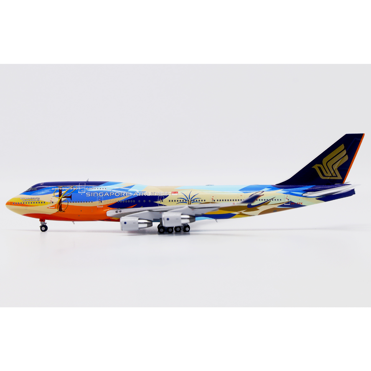 1/400【PHOENIX】シンガポール航空 B777-300 現行塗装機 お取り寄せ商品】1/400 747-400 シンガポール航空「Tropical特別塗装機
