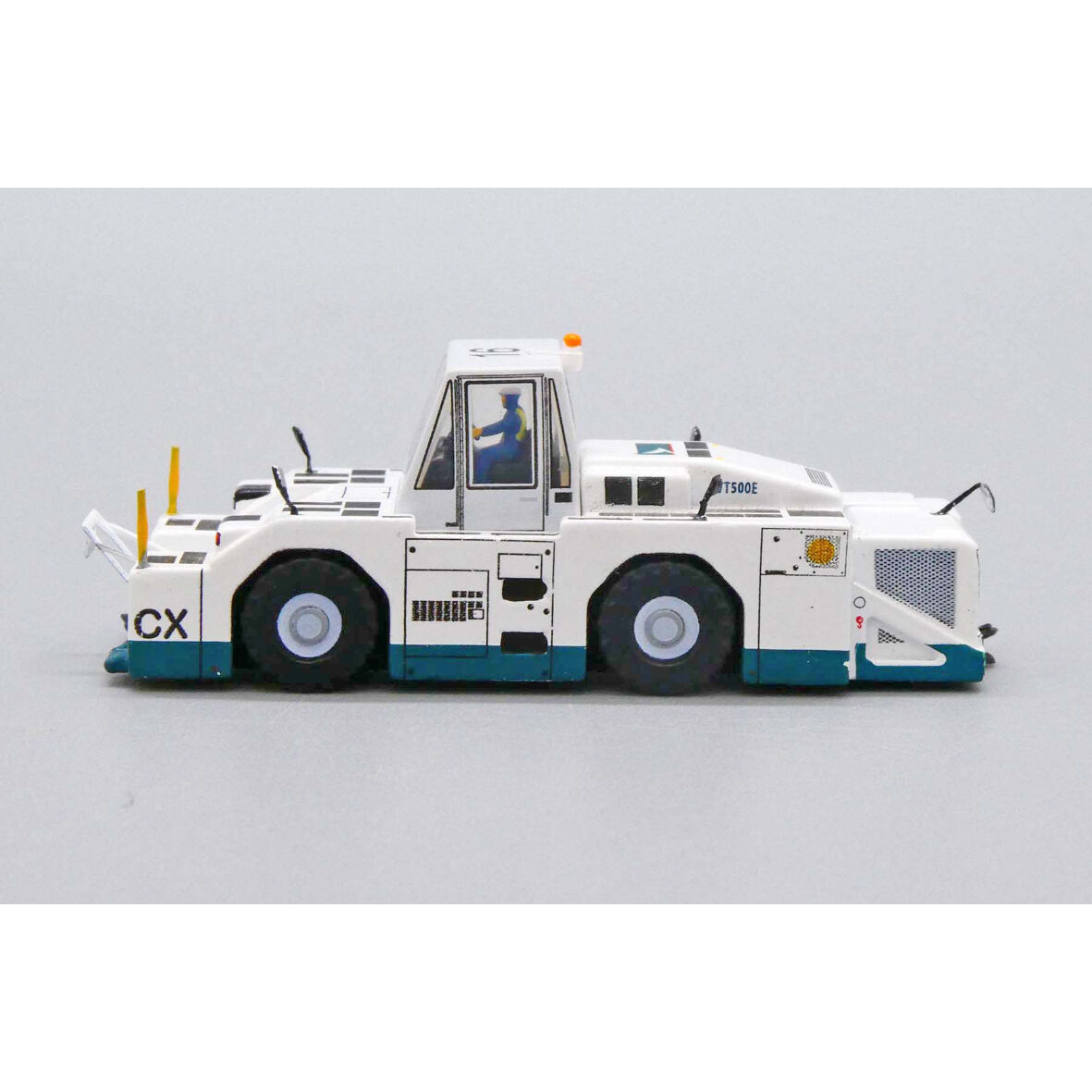 1/200 トーイングトラクターWT500E CXカラー | ひこーきちゃん模型専門店