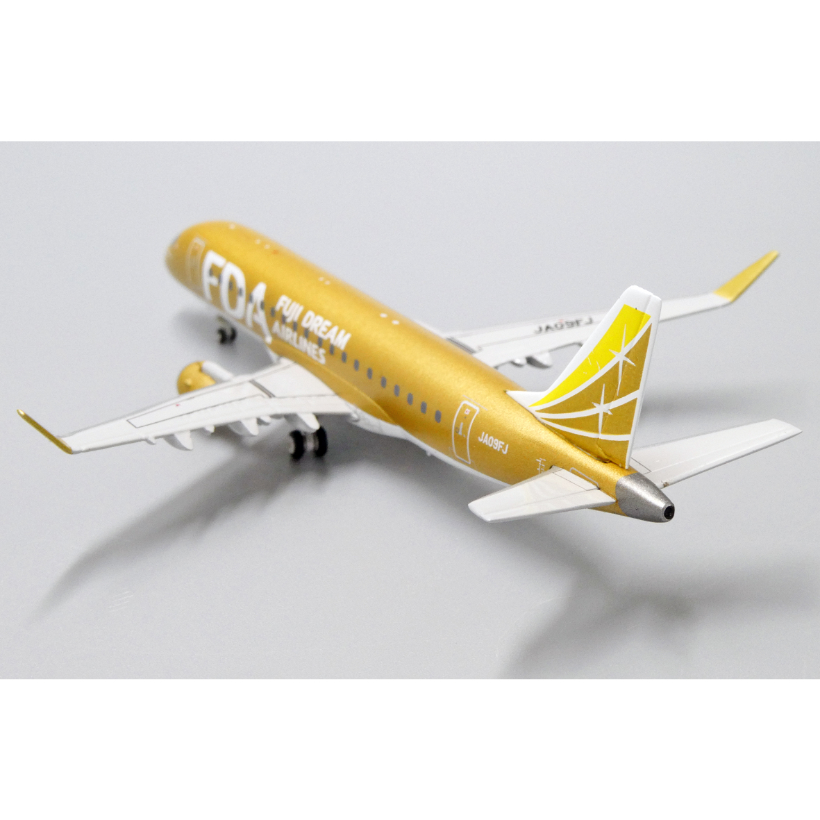 非売品・新商品情報】1/400 ERJ-175 フジドリームエアライ