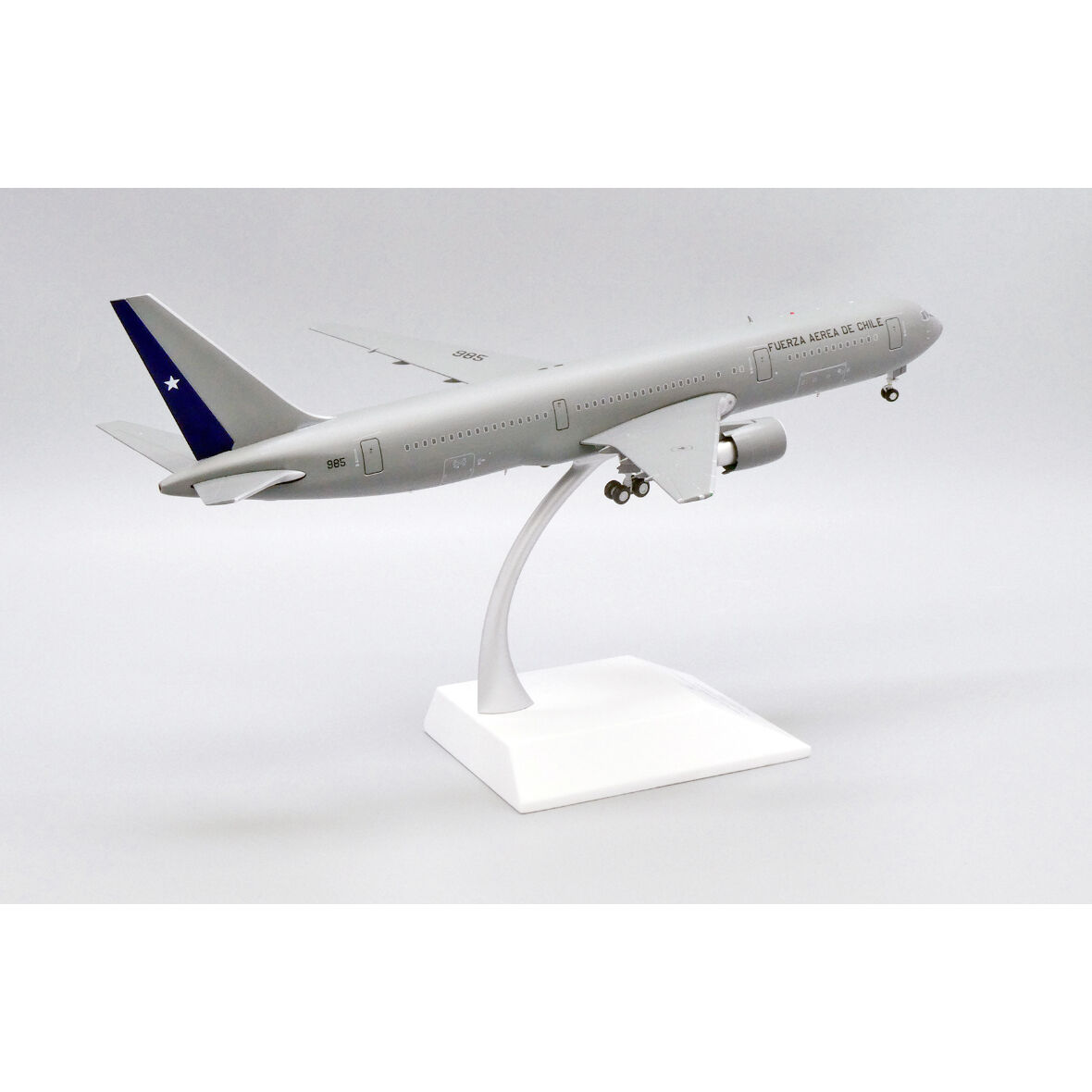 お取り寄せ商品】1/200 767-300ER チリ空軍 985 | ひこーきちゃん模