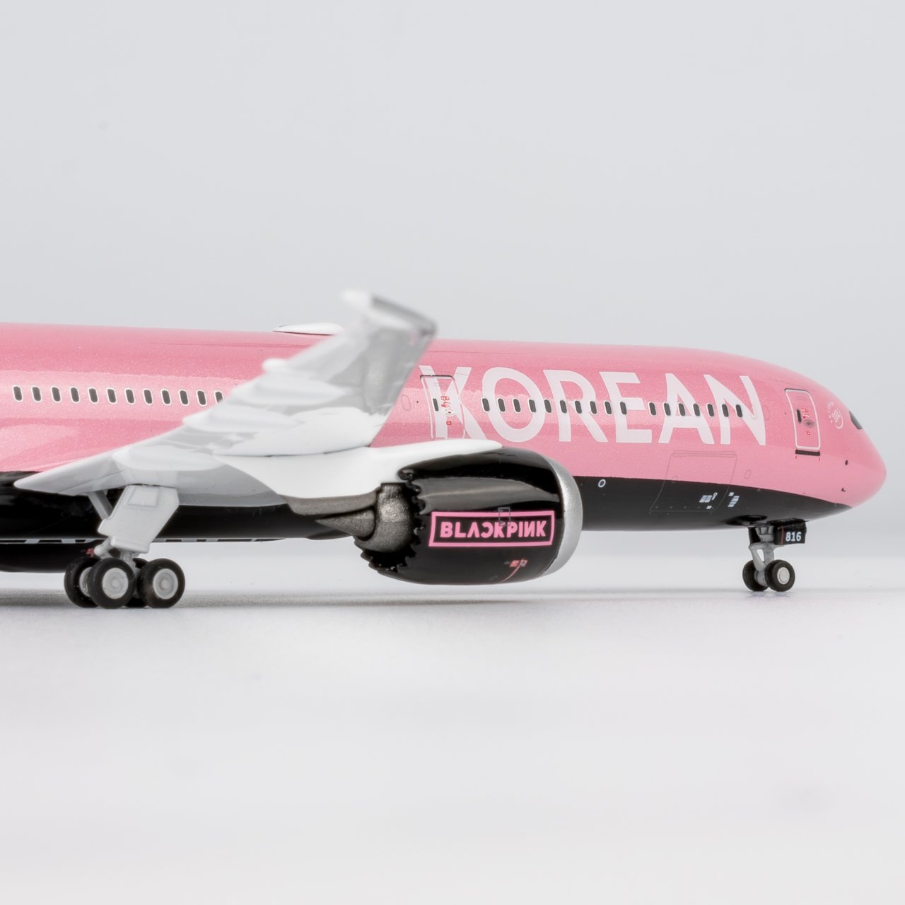 お取り寄せ商品】1/400 787-10 大韓航空「BlackPink」 HL881