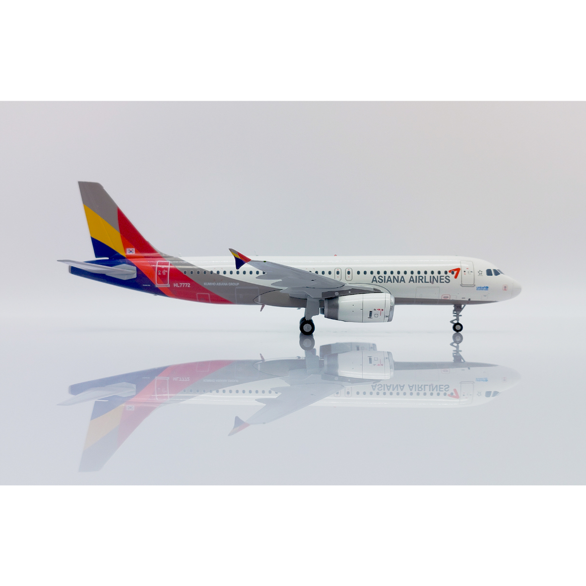 OZ A320-233 アシアナ航空 Airlinertags OZ A320-233 アシアナ航空 Airlinertags OZ A320-233 アシアナ