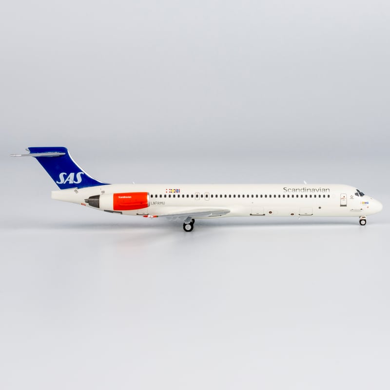 お取り寄せ商品】1/400 MD-87 (DC-9-87) スカンジナビア(SAS)航