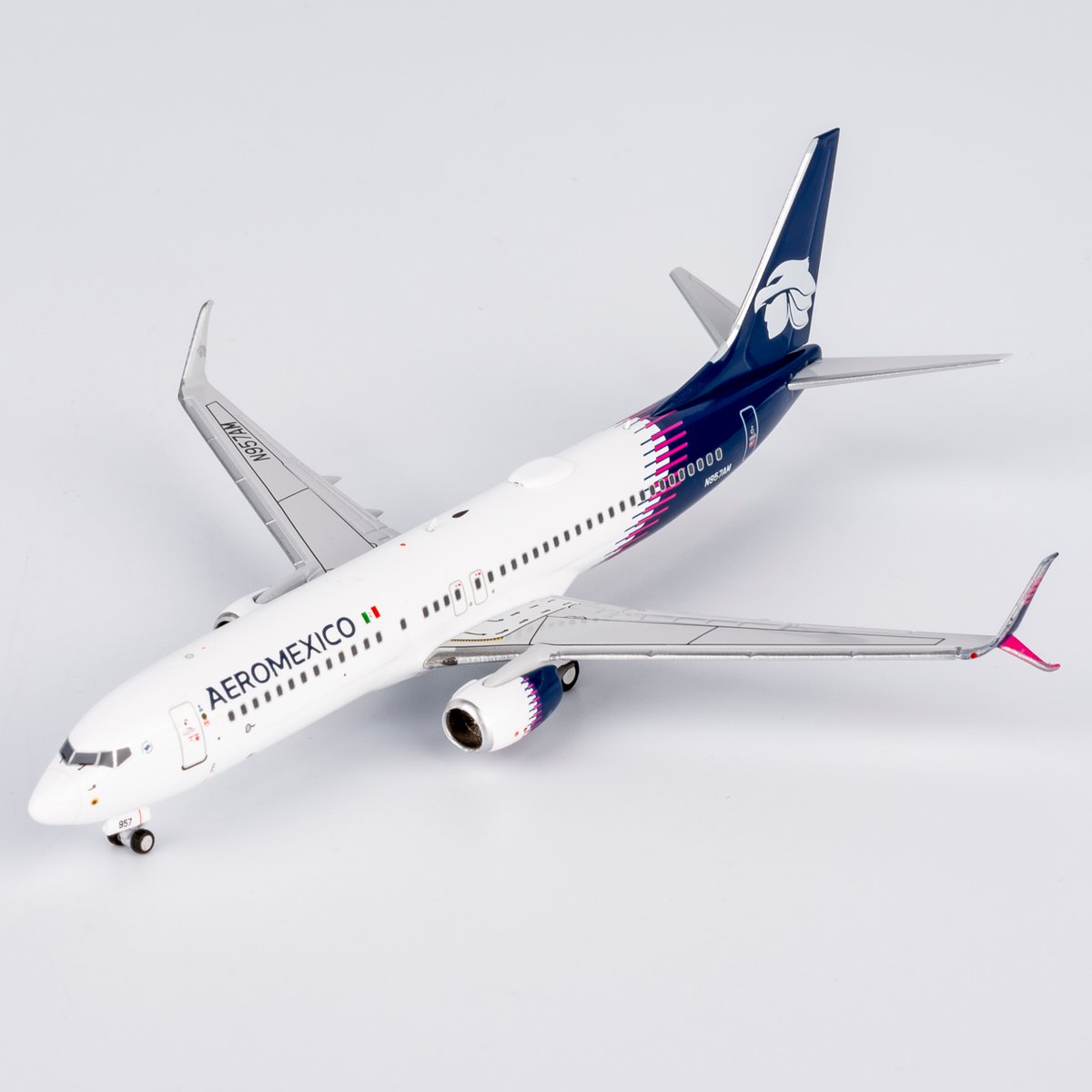 お取り寄せ商品】1/400 737-800/w アエロメヒコ航空「新塗装