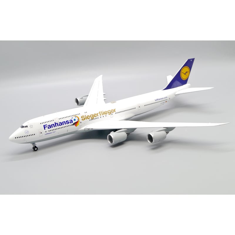 Lufthansa ボーイング 747-8 1/200 ルフトハンザ 4K] ルフトハンザ ボーイング747-8（新・旧塗装）- 羽田空港