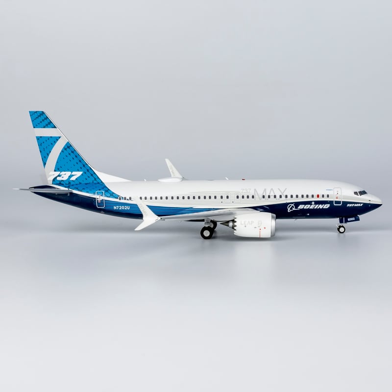 AIR DO Boeing 737-700 1/200モデル+マスクケースセット AIR DO Boeing 737-700 1/200モデル+マスクケースセット