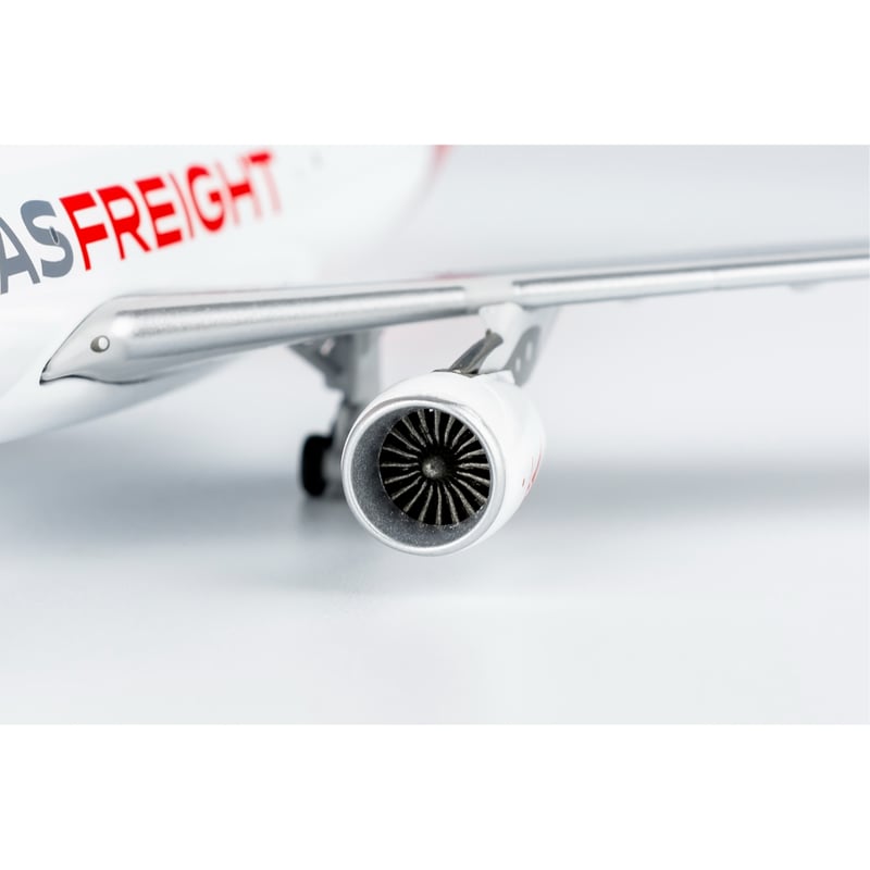 お取り寄せ商品】1/400 A330-200P2F カンタス航空貨物