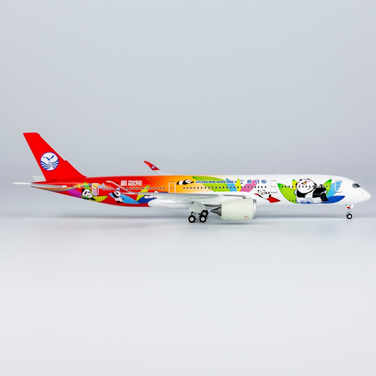 1/400 四川航空「パンダ特別塗装機」 B-32G6 | ひこーきちゃん