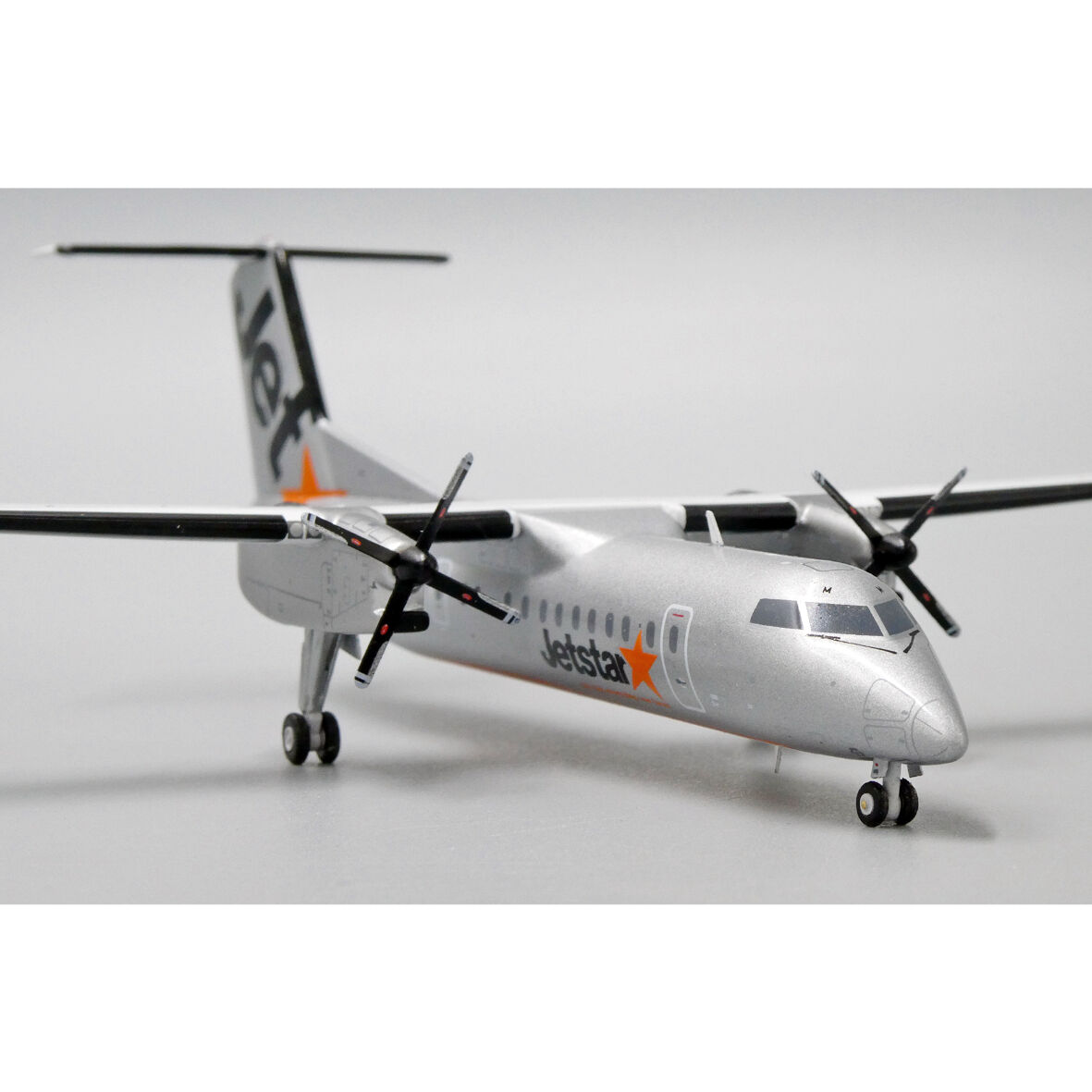 お取り寄せ商品】1/200 Dash 8-Q300 ジェットスター航空 VH-TQM