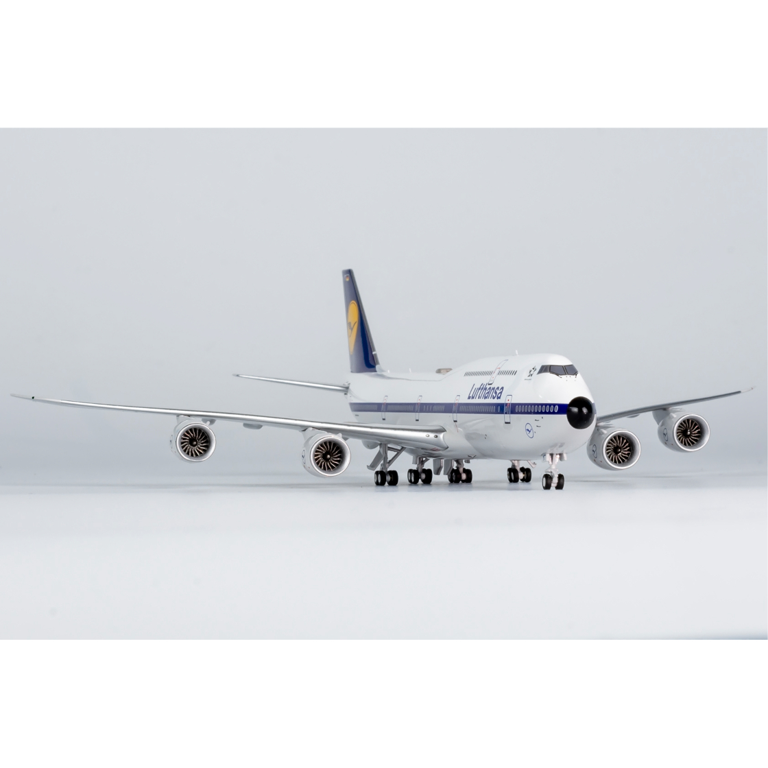 1/400 747-8 ルフトハンザドイツ航空 「60周年レトロ特別塗装機