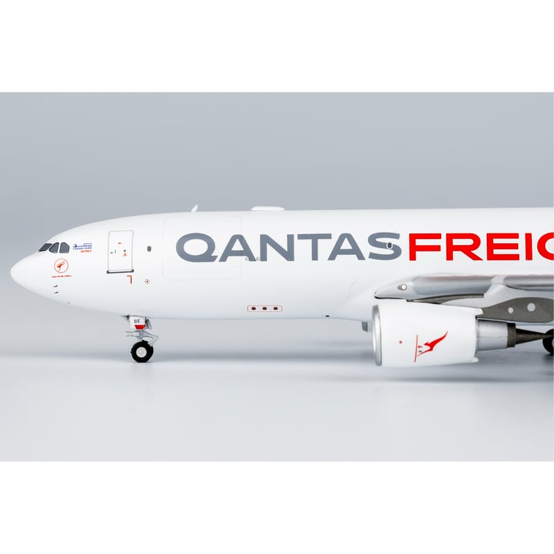 お取り寄せ商品】1/400 A330-200P2F カンタス航空貨物