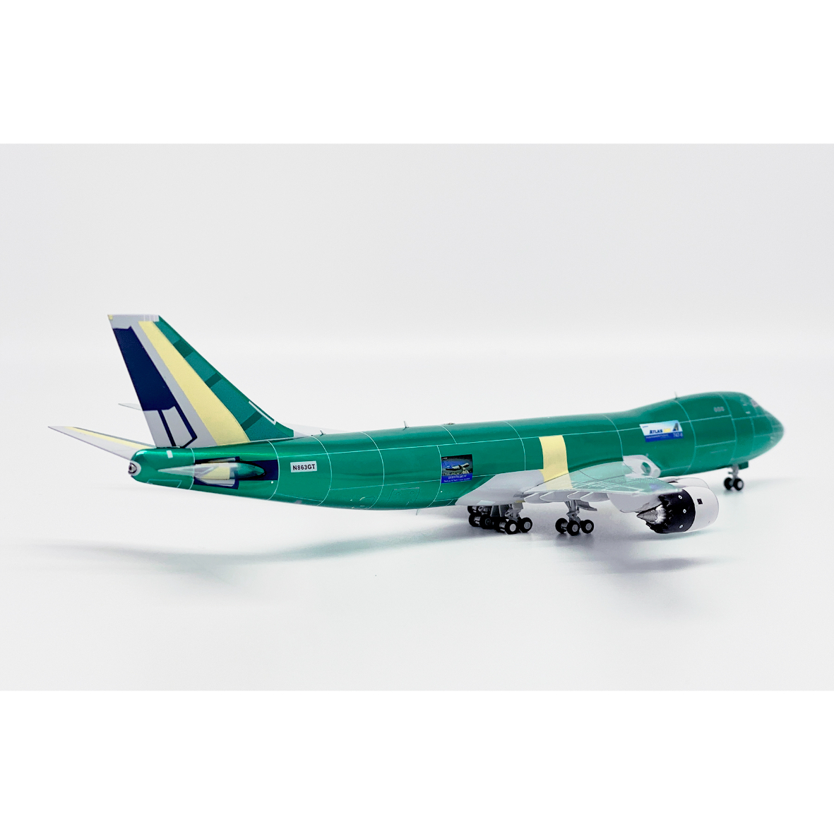 1/400 747-8F アトラス航空 747型最終号機 下地塗装 N863GT | ひ