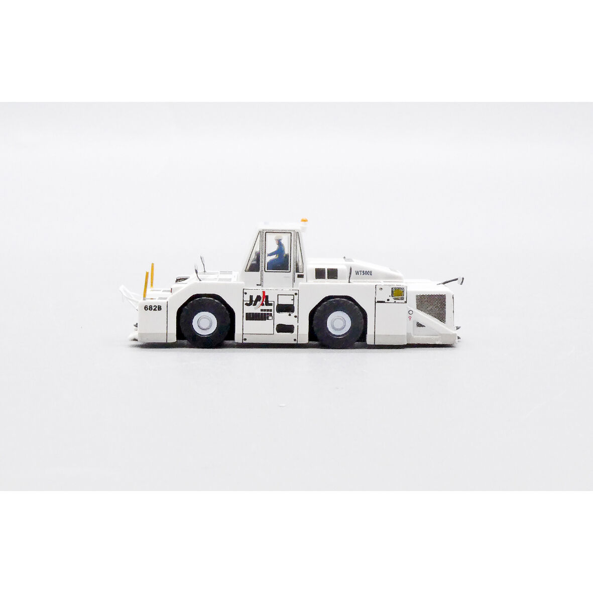 JAL 日本航空 トーイングトラクター 1/200 非売品・新商品情報】1/200 トーイングトラクターWT500E JAL太陽の