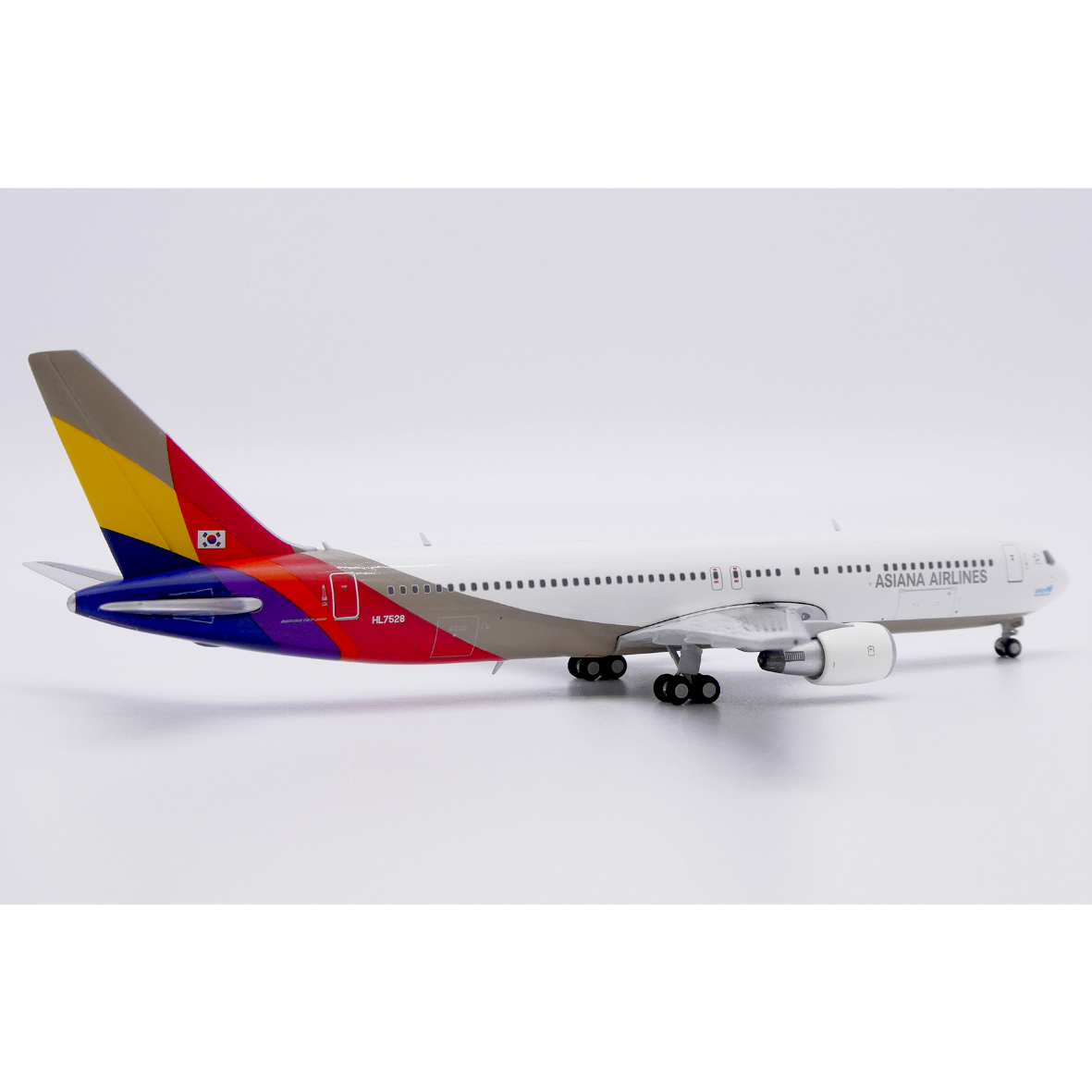 1/400 767-300ER アシアナ航空「Last Flight」 HL7528 | ひこ