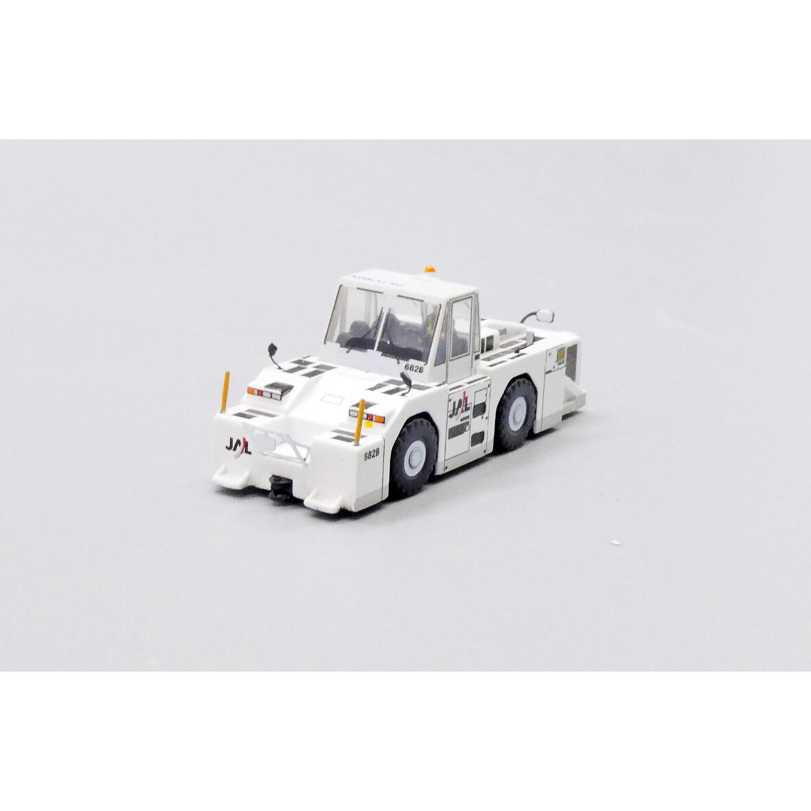 非売品・新商品情報】1/200 トーイングトラクターWT500E JAL太陽の