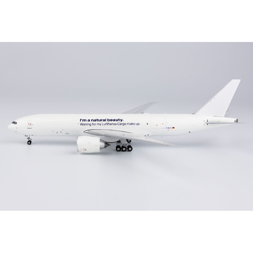 お取り寄せ商品】1/400 777F ルフトハンザ・カーゴ 白色塗装 お取り寄せ商品】1/400 777F ルフトハンザ・カーゴ 白色塗装