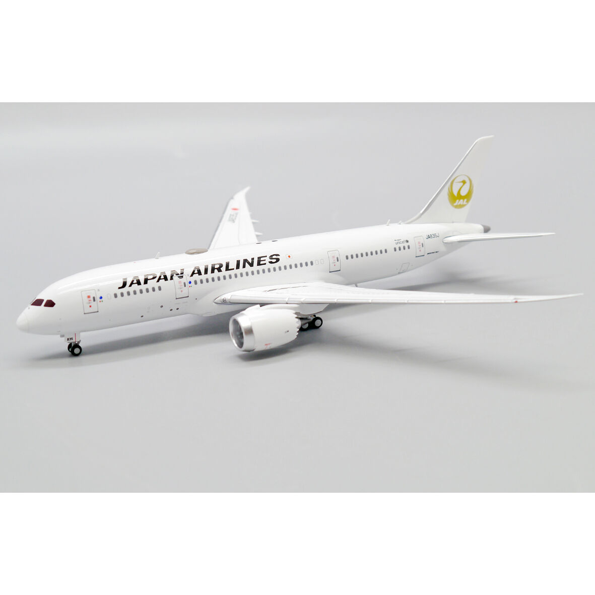 非売品・新商品情報】1/400 787-8 JAL[金の鶴丸ロゴ] JA835J |