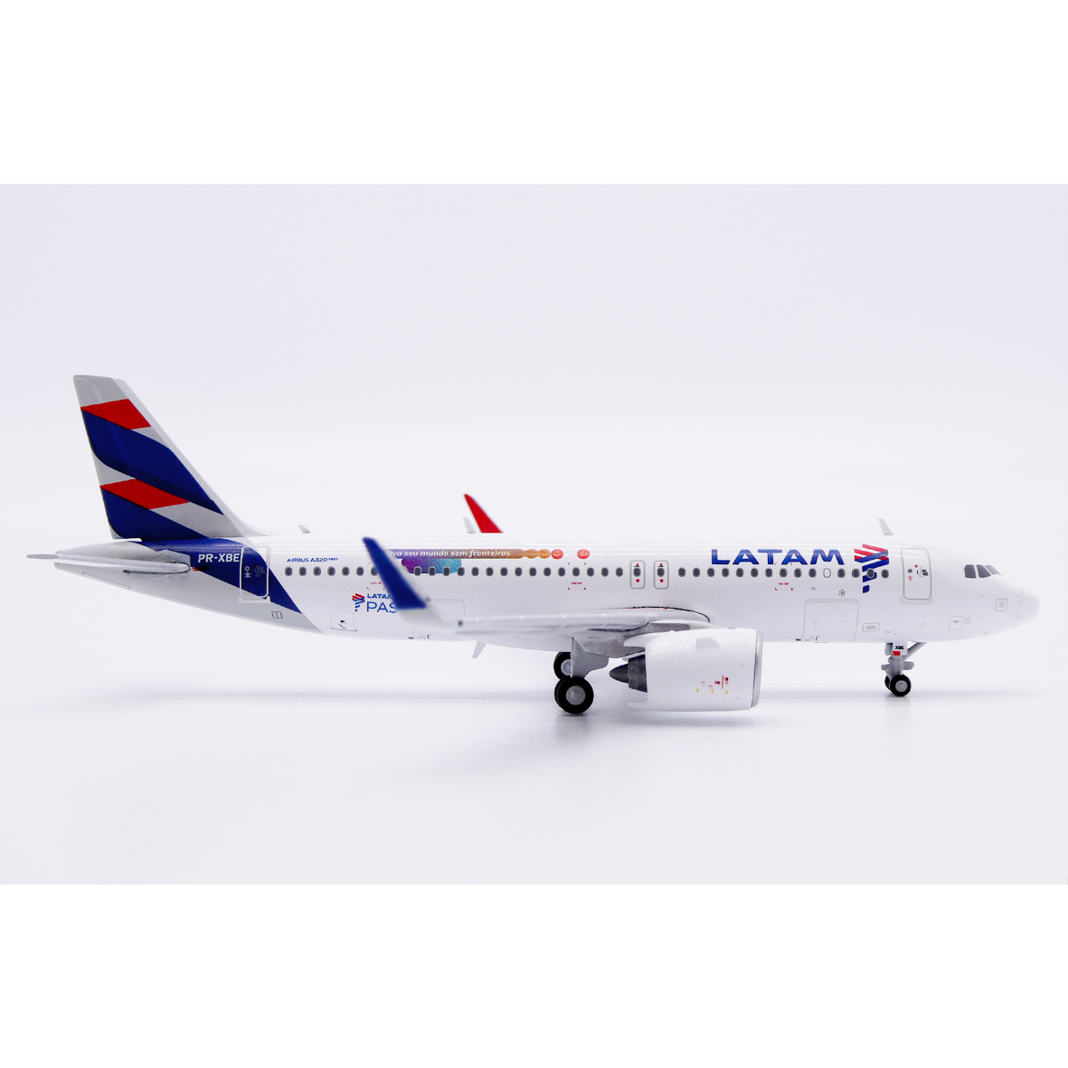 先割予約15％OFF】1/400 A320neo ラタム・エアラインズ・ブラジル