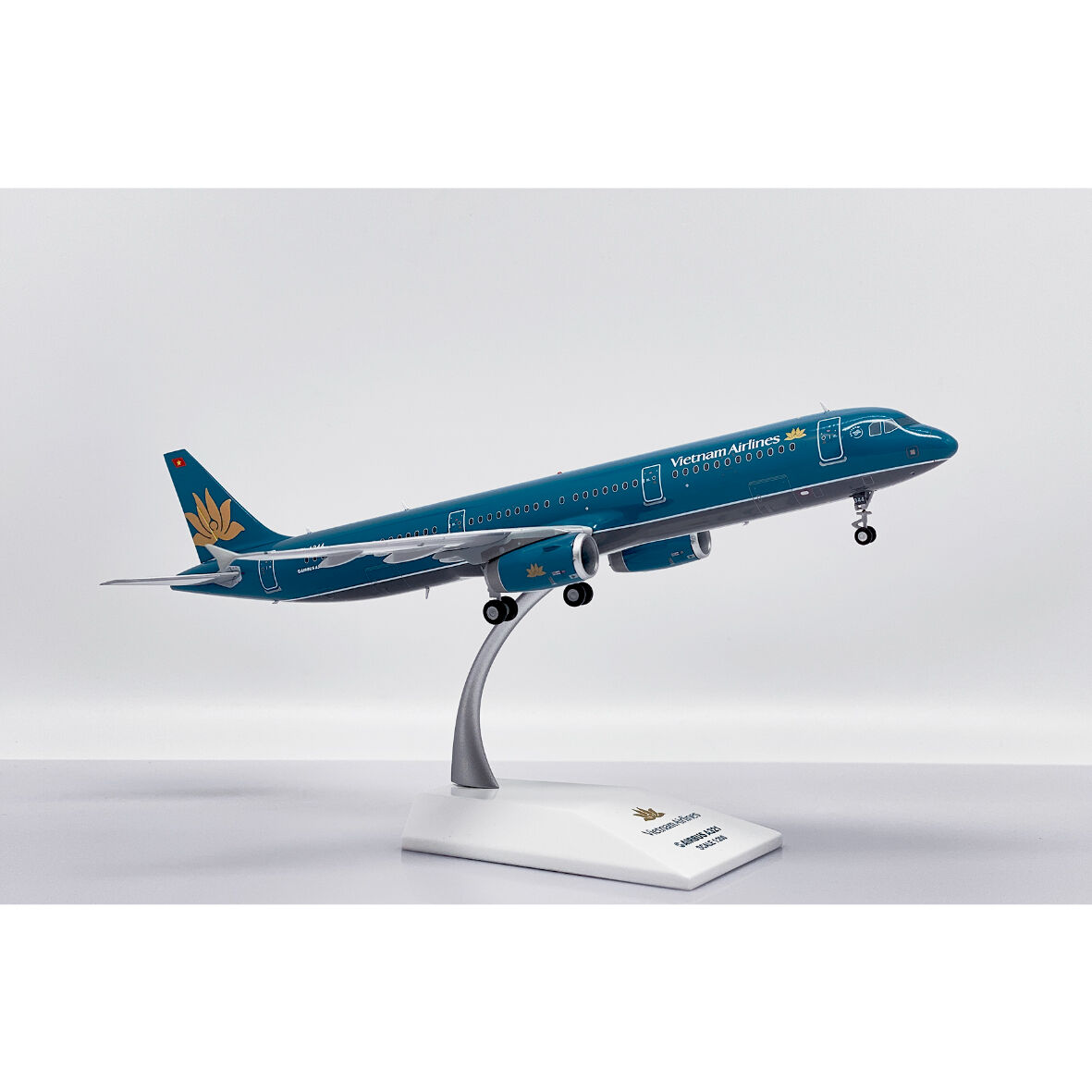 ベトナム航空 A321 VN-A390 1/200 お取り寄せ商品】1/200 A321 ベトナム航空 VN-A344 | ひこーきちゃん
