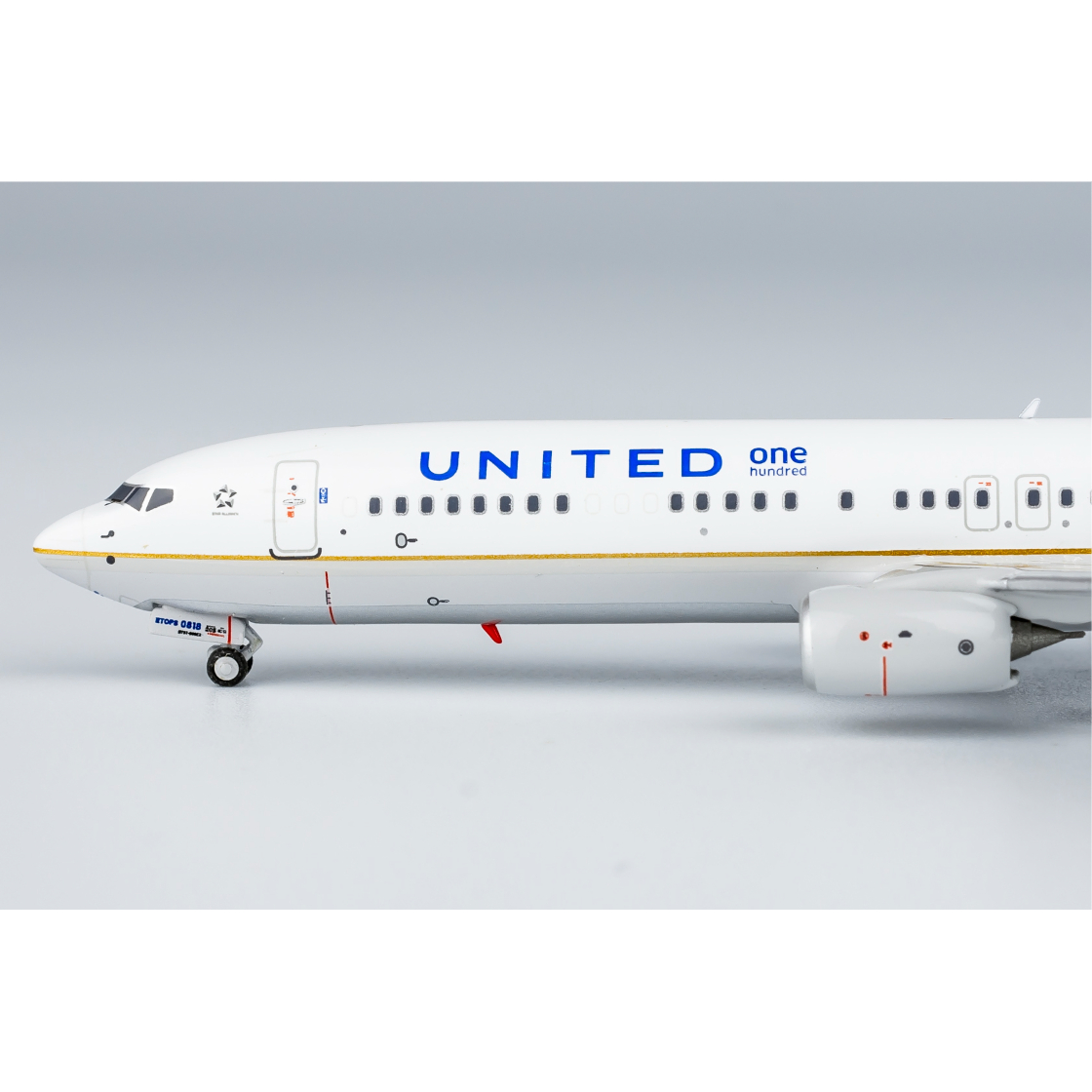 お取り寄せ商品】1/400 737-900ER/w ユナイテッド航空 N6981