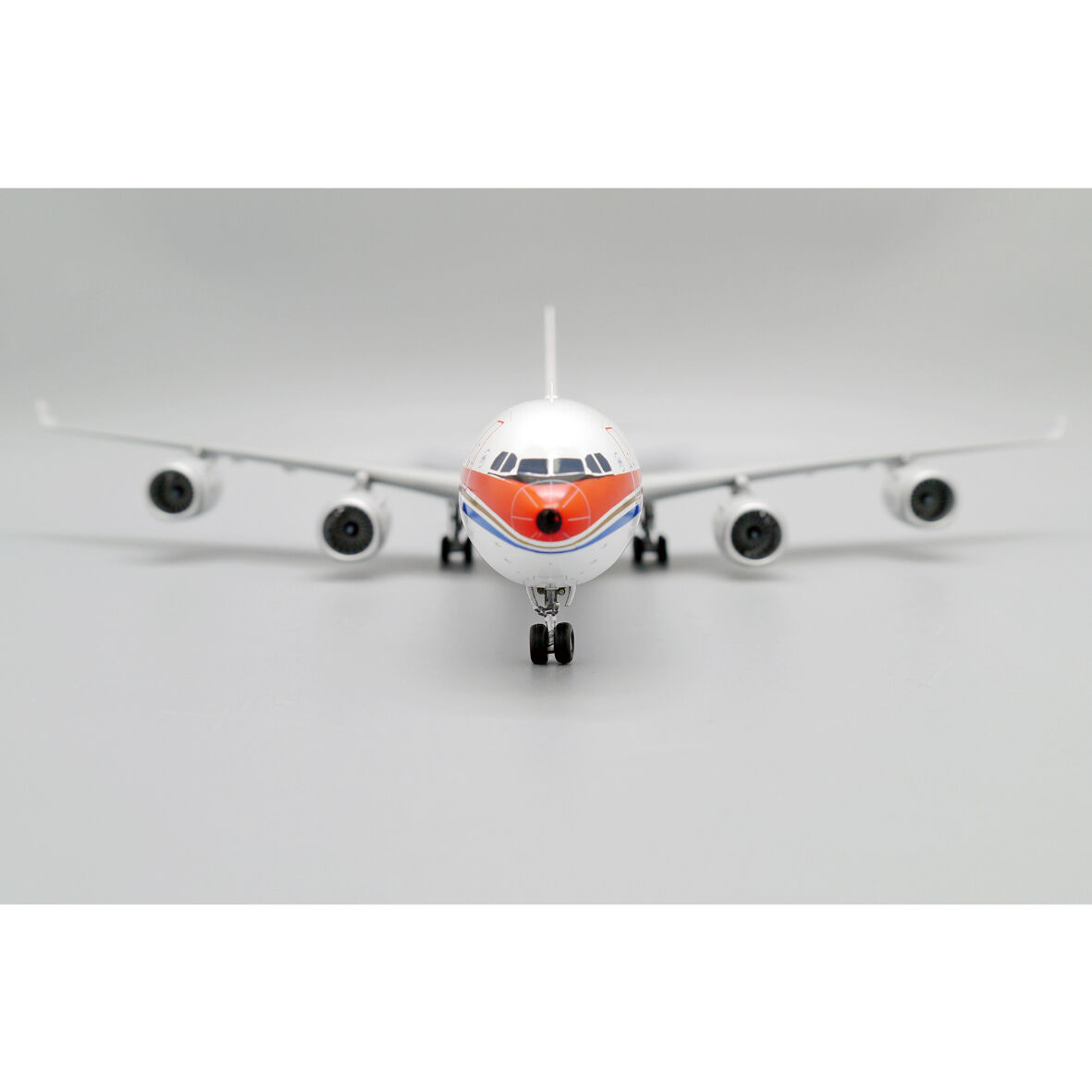 中国東方航空A340-600飛行機模型1:240未使用品 中国東方航空A340-600飛行機模型1:240未使用品の通販 by