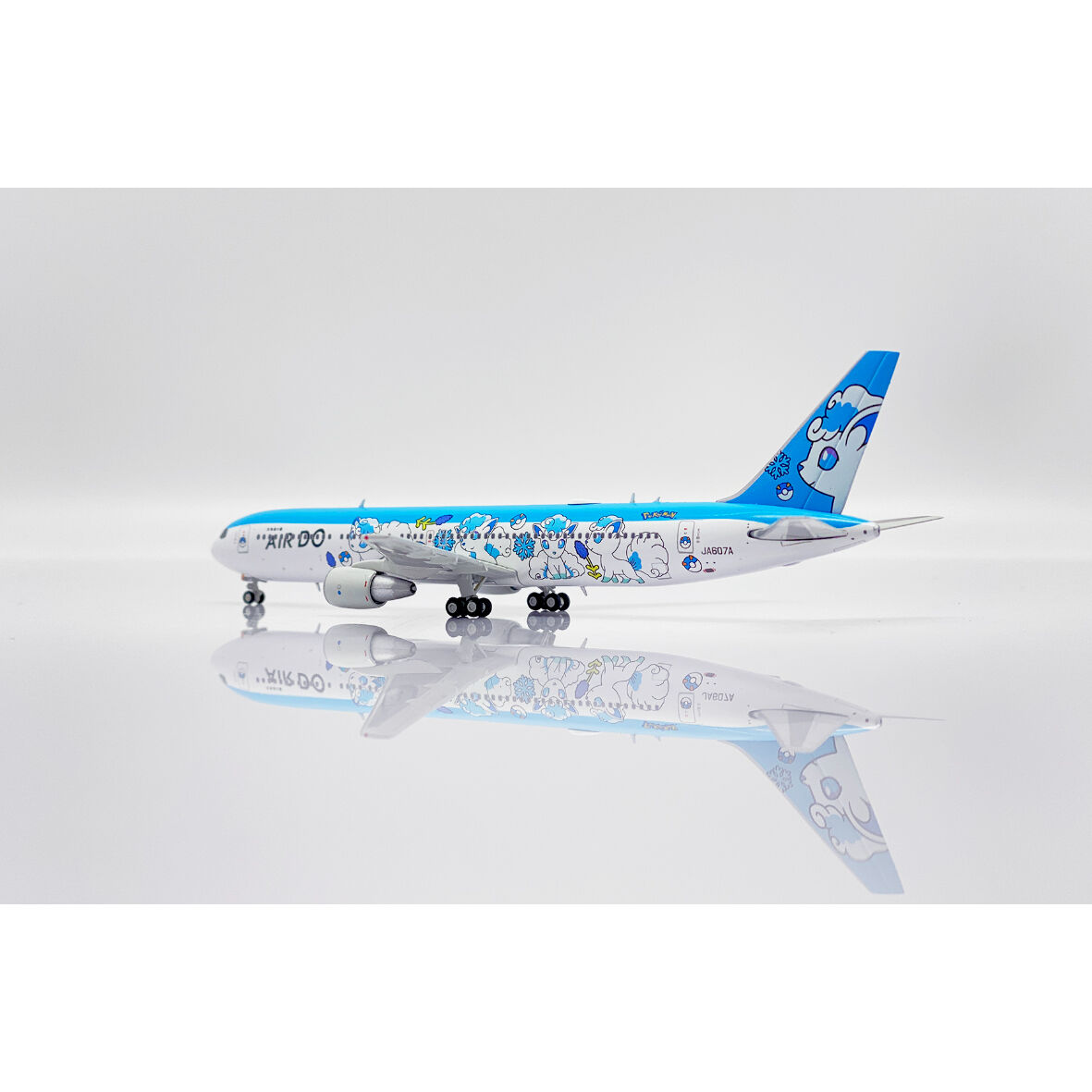 AIRDO Boeing 767-300ER ロコンジェット 1/200モデル 非売品・新商品情報】1/400 767-300ER エア・ドゥ「ロコンジェット