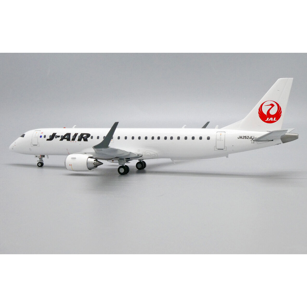 JcWings 1/400 J-Air ERJ-190TD JA252Jです。 JcWings 1/400 J-Air ERJ-190TD JA252Jです。 JC Wings 1:400 J