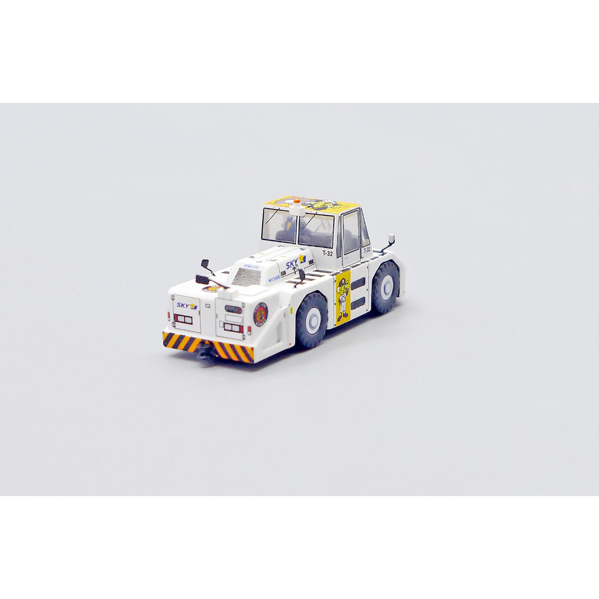 1/200 トーイングトラクターWT250E スカイマーク タイガースラッピング